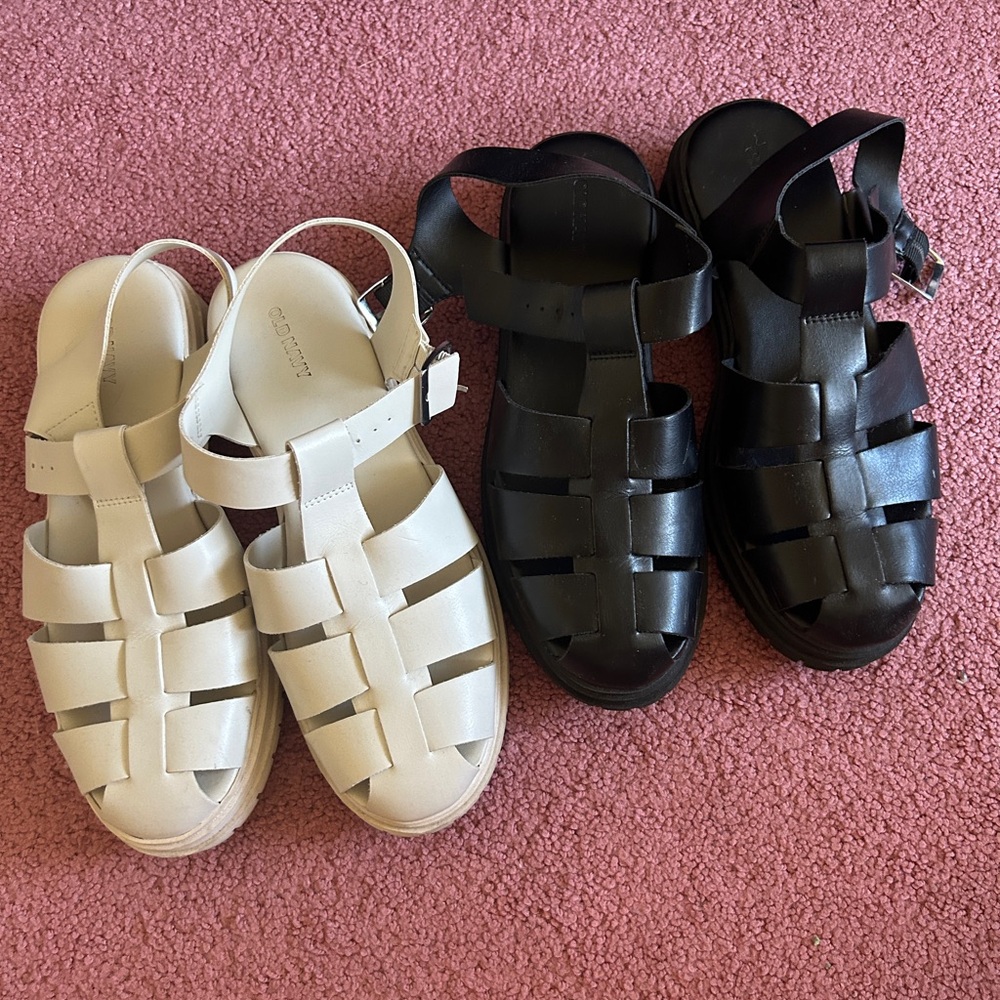 Old Navy Women's Sandals - Black and Cream